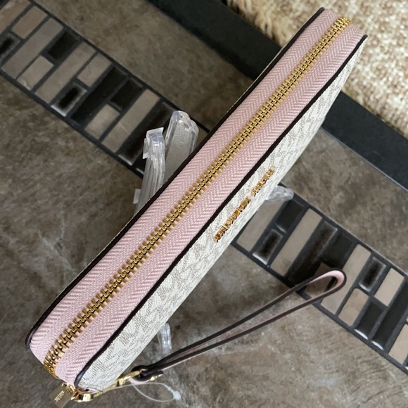 Michael Kors Jet Set Travel Large Travel CONTINENTAL Wristlet-Wallet - Picture 7 of 16